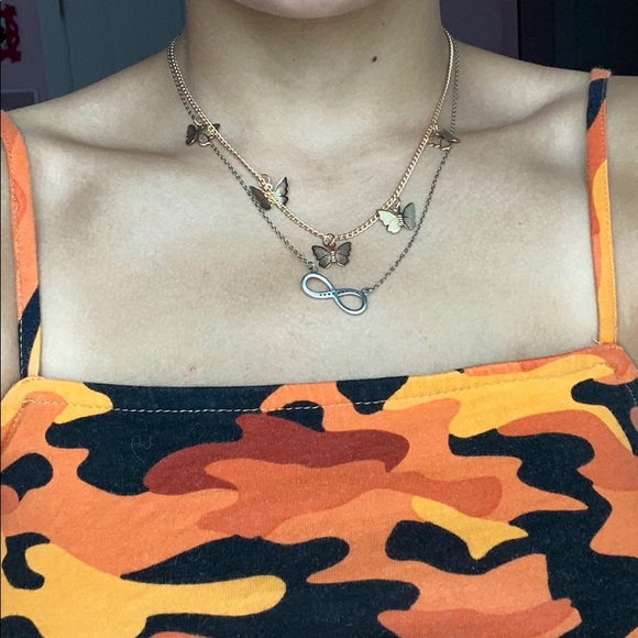 Gold butterfly choker - Picture 2 of 2